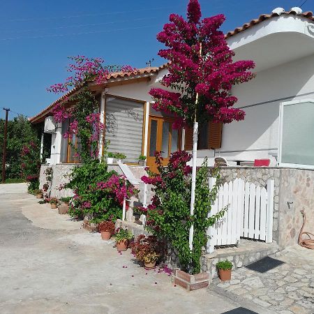 Denni'S Home Sarandë 外观 照片