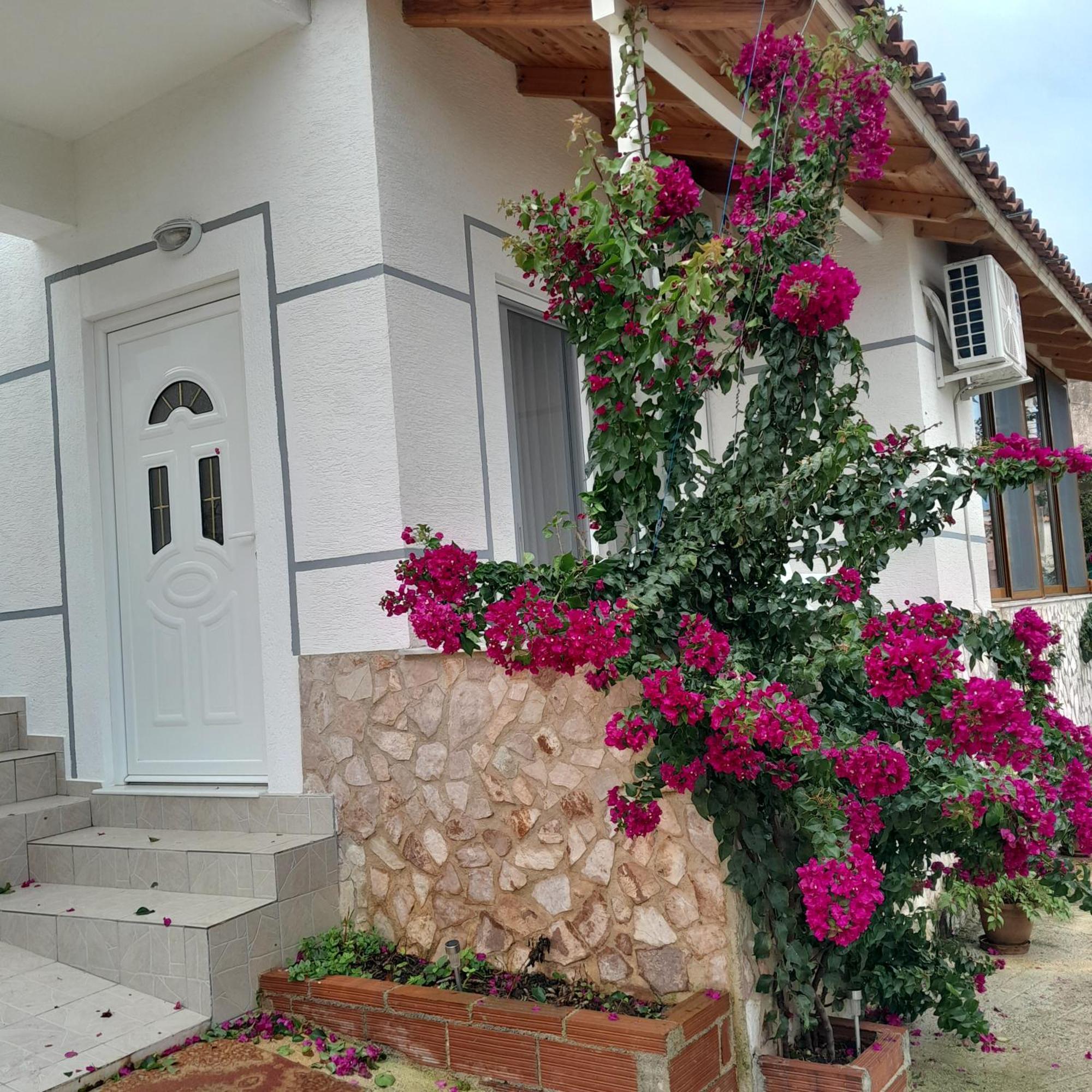Denni'S Home Sarandë 外观 照片
