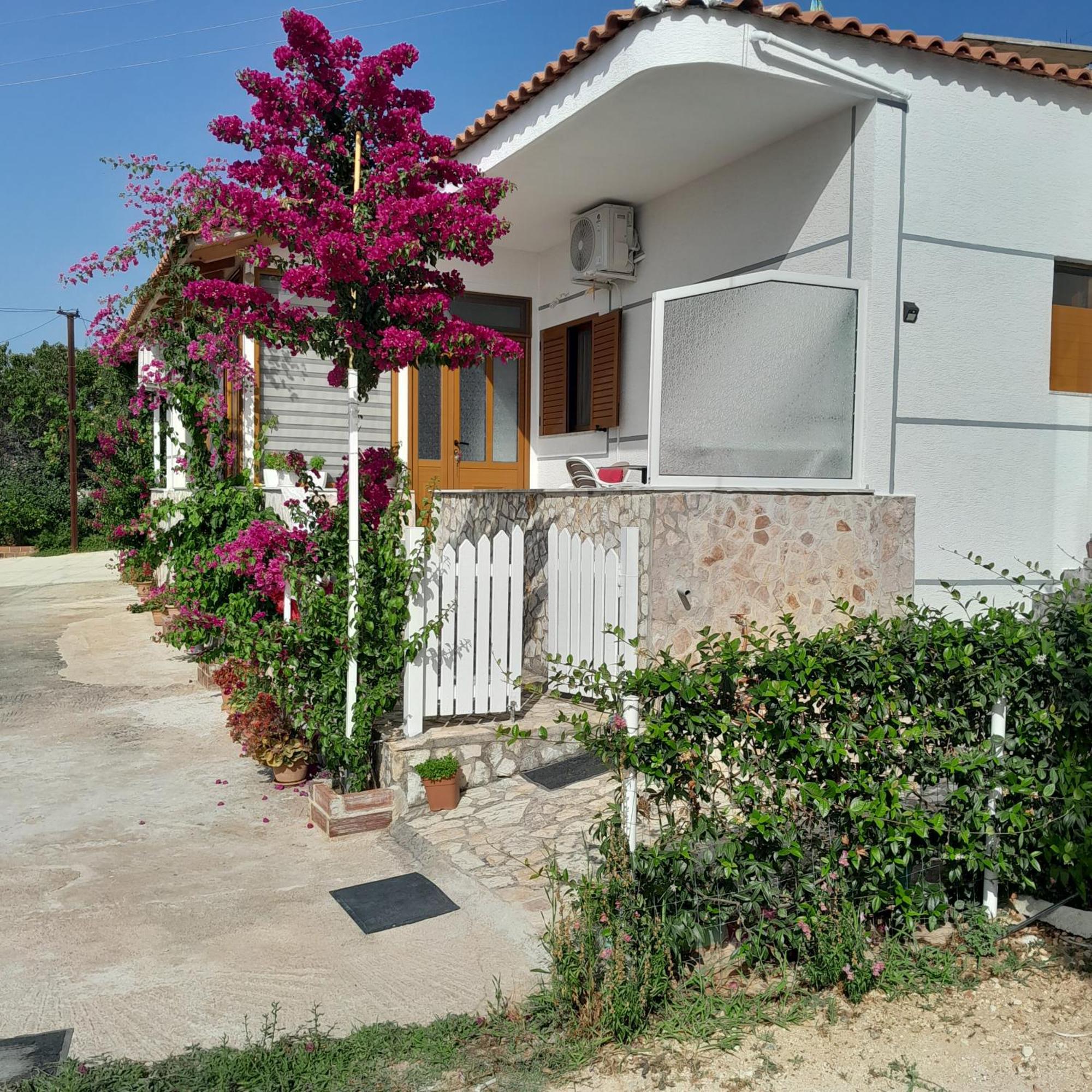 Denni'S Home Sarandë 外观 照片